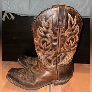 Super worn down Laredo cowboy boots size 13